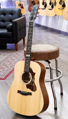 Godin Guitars - Metropolis Classic LR Baggs Element Acoustic/Electric Guitar 2